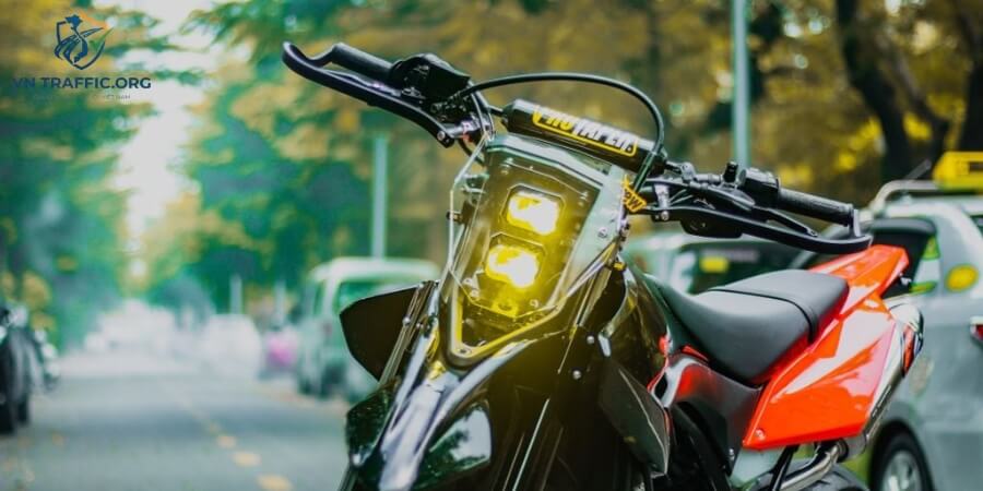 độ đèn xe máy có bị phạt không