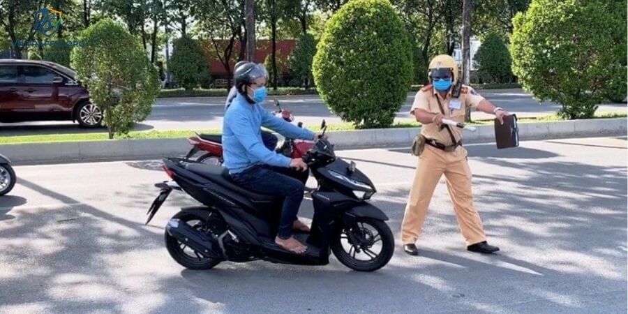 lỗi không xi nhan xe máy phạt bao nhiêu