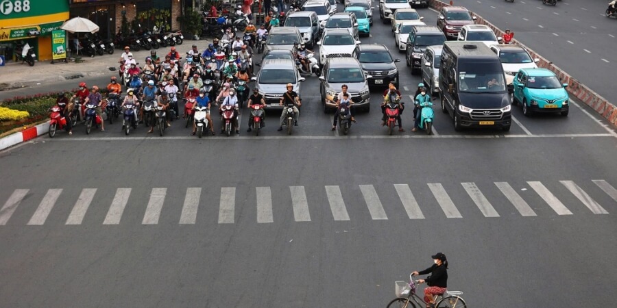 vượt đèn đỏ phạt bao nhiêu xe máy