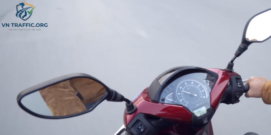 xe không gương phạt bao nhiêu