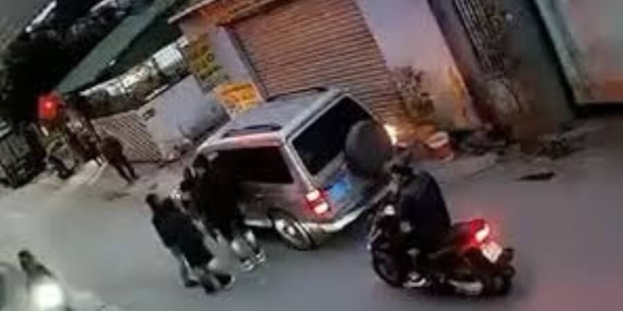 đậu xe trong hẻm có bị phạt không