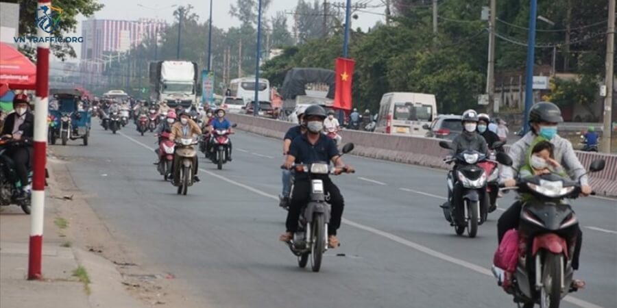 lỗi quay đầu xe máy phạt bao nhiêu