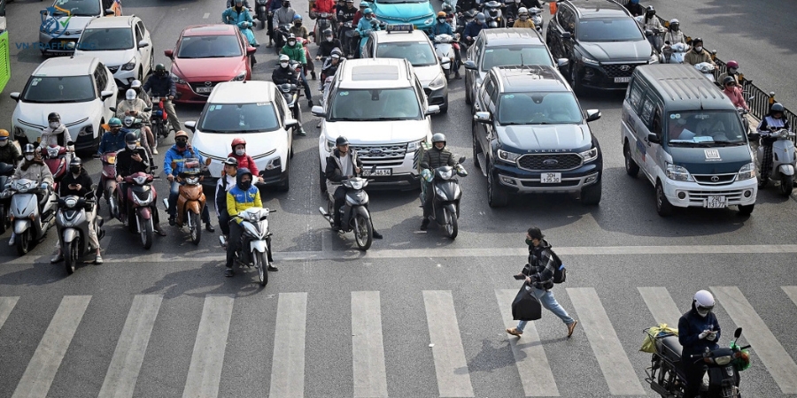 lỗi đè vạch xe máy phạt bao nhiêu
