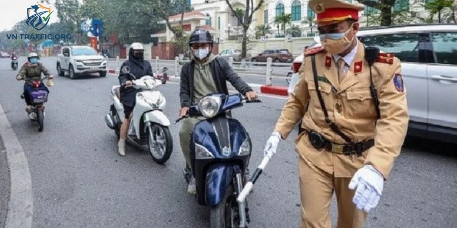 lỗi lấn làn xe máy phạt bao nhiêu