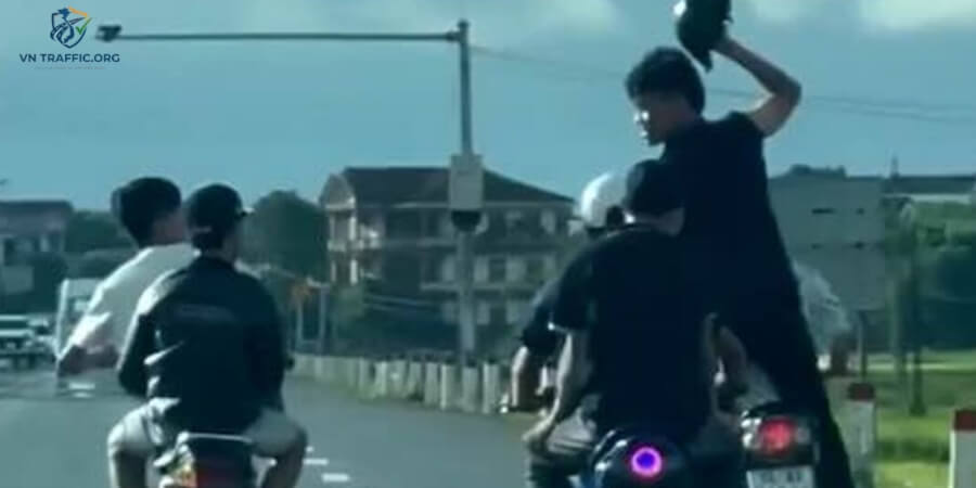 lỗi lạng lách đánh võng xe máy