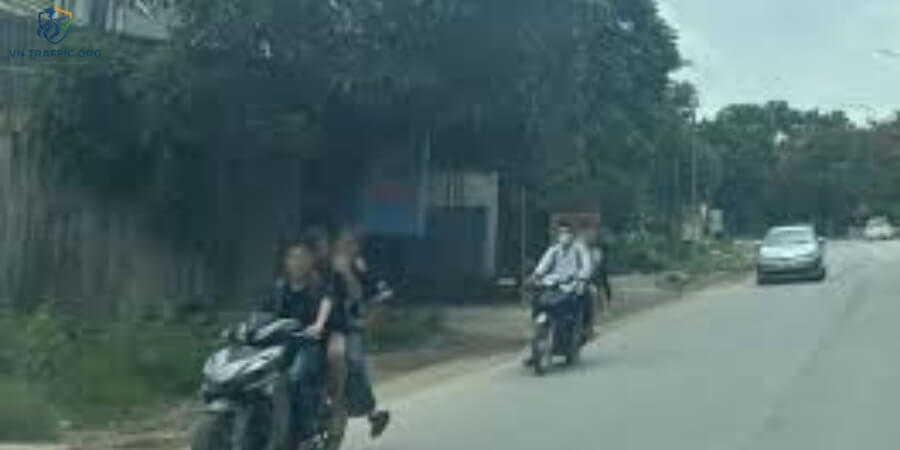 lỗi lạng lách đánh võng xe máy