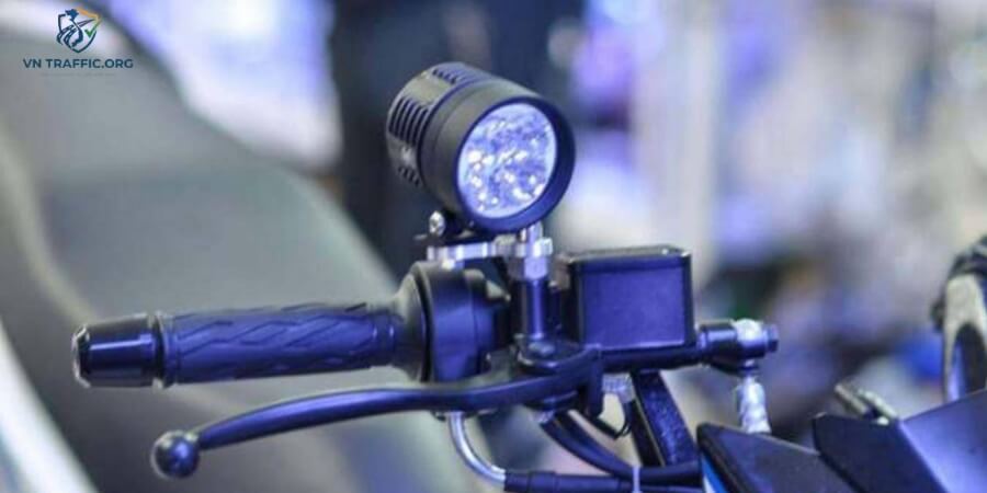 lỗi lắp đèn trợ sáng xe máy