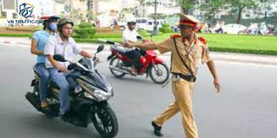 lỗi vượt phải của xe máy