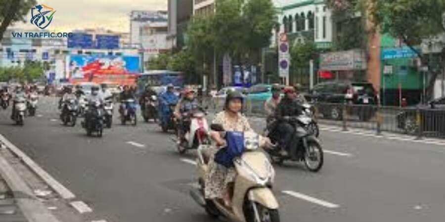 lỗi vượt phải của xe máy