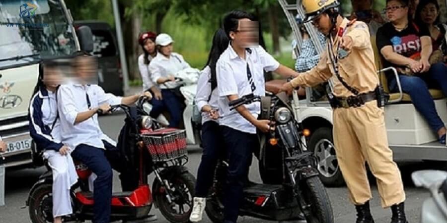 xe đạp điện vượt đèn đỏ phạt bao nhiêu