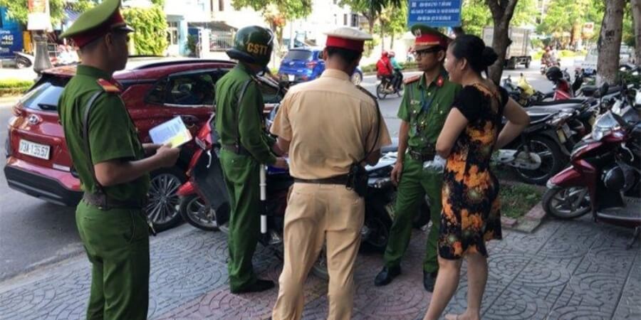 Không giấy phép lái xe lỗi đi ngược chiều ô tô