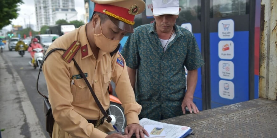 lỗi không thắt dây an toàn ô tô