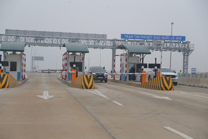 Trạm thu phí trên cao tốc Diễn Châu- Bãi Vọt liên tục gặp tình trạng barie không tự động mở