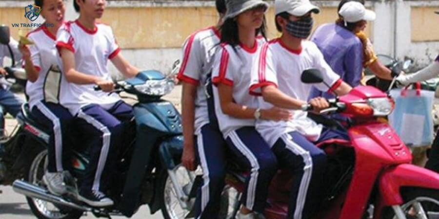 chưa đủ tuổi lái xe phạt bao nhiêu