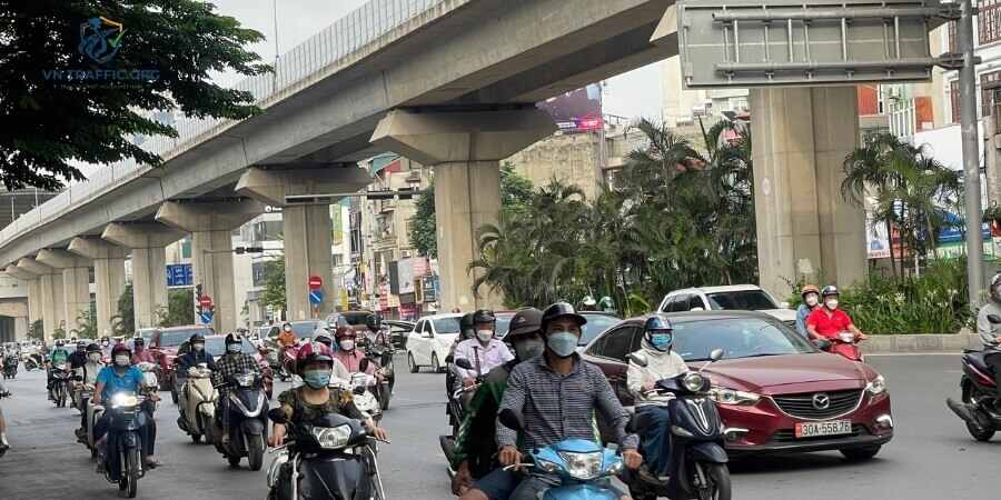 xe máy đi sai làn đường phạt bao nhiêu tiền