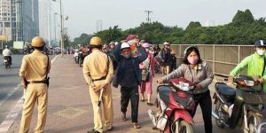 dắt bộ xe máy có bị phạt